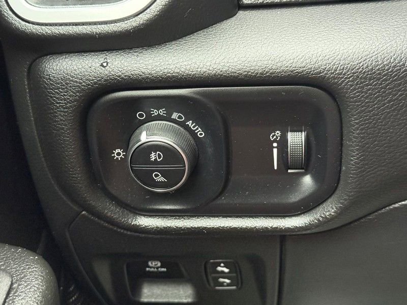Used 2023 RAM 1500 Big Horn AWD/4WD image 28