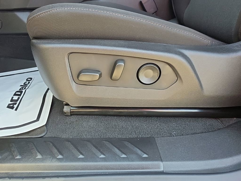 Used 2025 Chevrolet Colorado W/T w/ WT Convenience Package II image 23