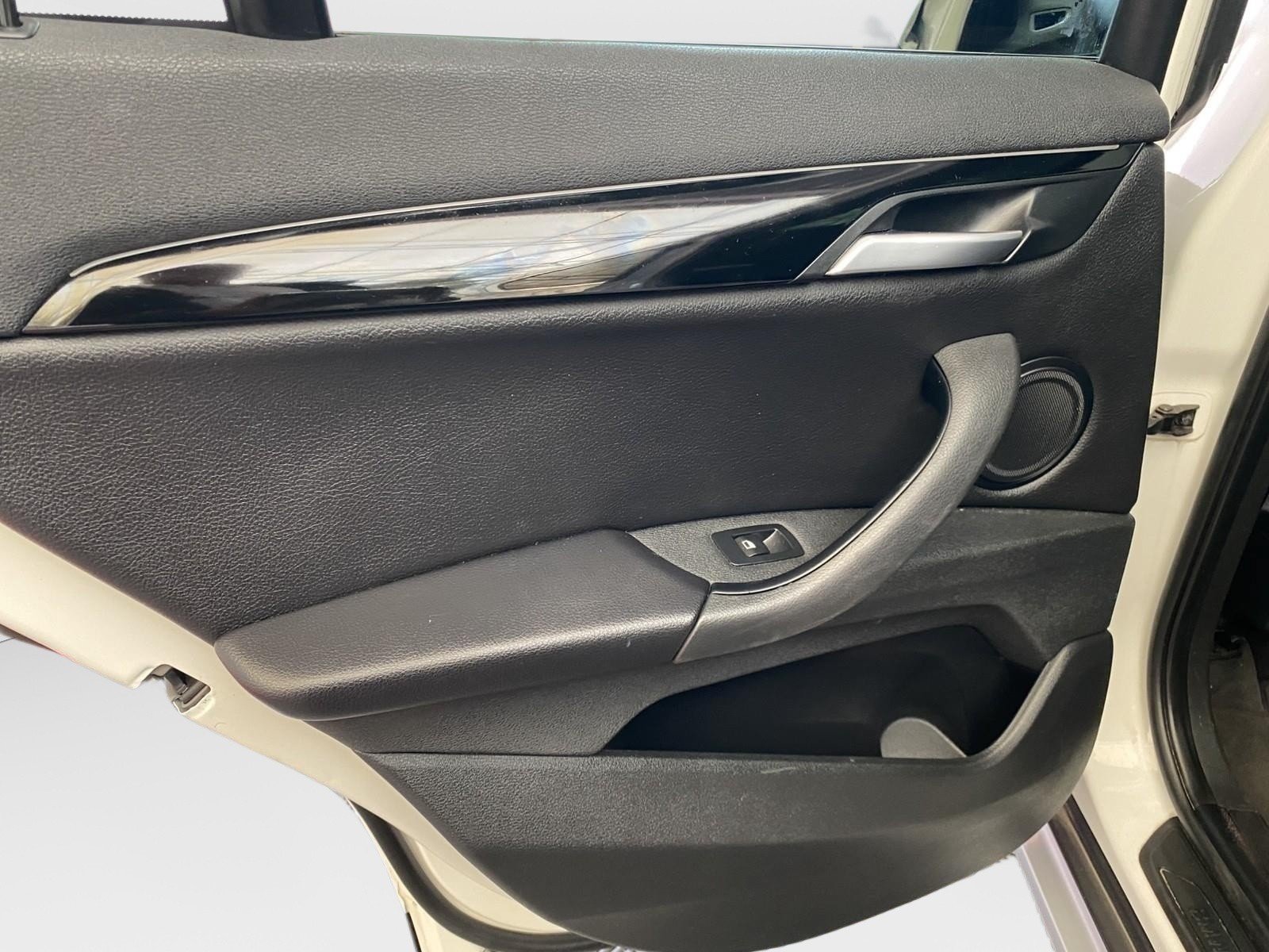Used 2018 BMW X1 xDrive28i w/ Convenience Package AWD/4WD image 17