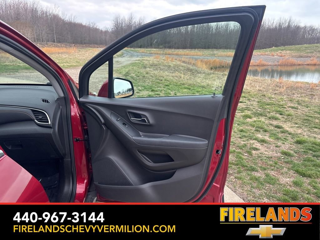 Certified 2018 Chevrolet Trax LT w/ Driver Confidence Package image 24