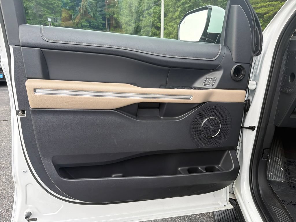 Used 2024 Ford Expedition Limited RWD image 22