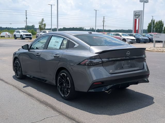 New 2026 Nissan Sentra SR w/ Floor Mat Package FWD image 5