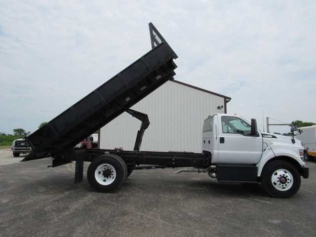 Used 2022 Ford F750 2WD Regular Cab Super Duty image 36