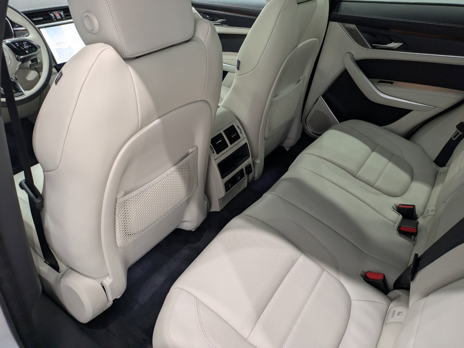 New 2026 Jaguar F-PACE R-Dynamic S image 12
