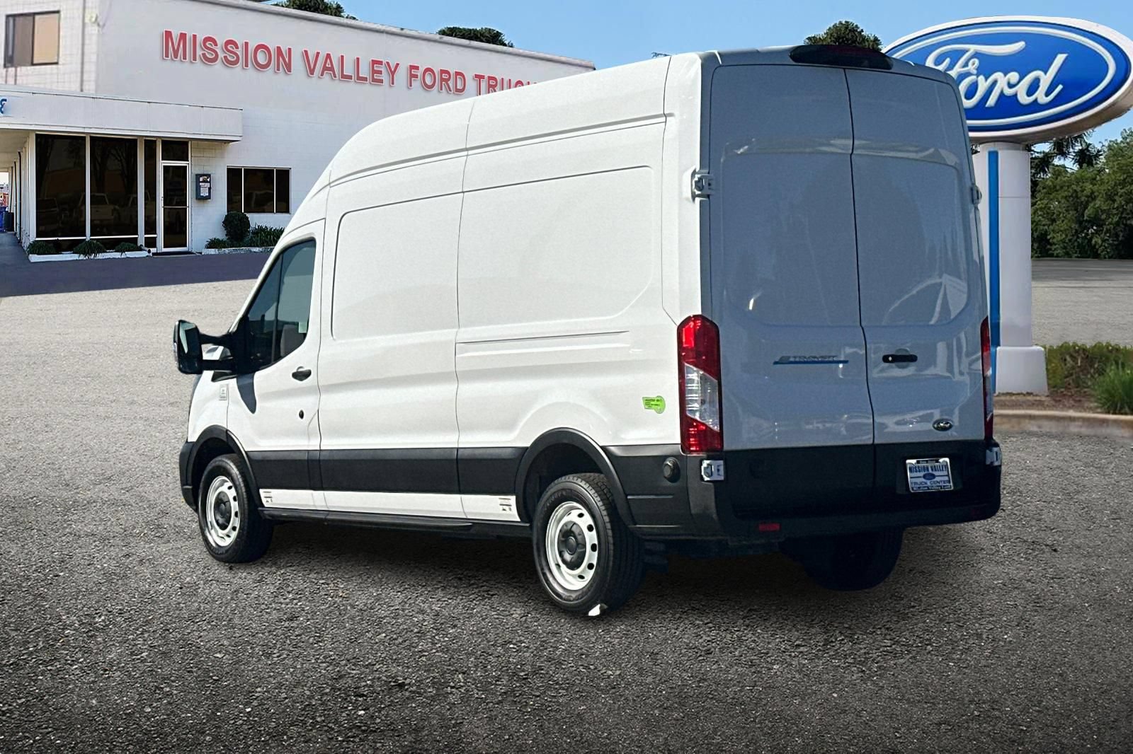 Used 2022 Ford E-Transit 148 High Roof w/ Load Area Protection Package RWD image 6