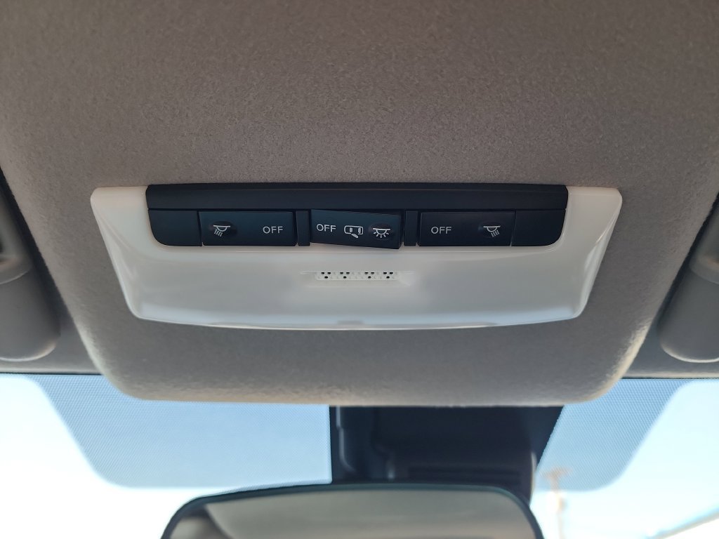 Used 2024 Nissan Versa SV FWD image 34