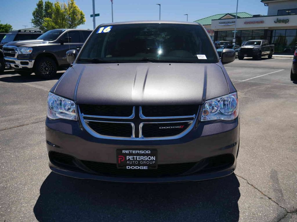 Used 2016 Dodge Grand Caravan SE FWD image 2