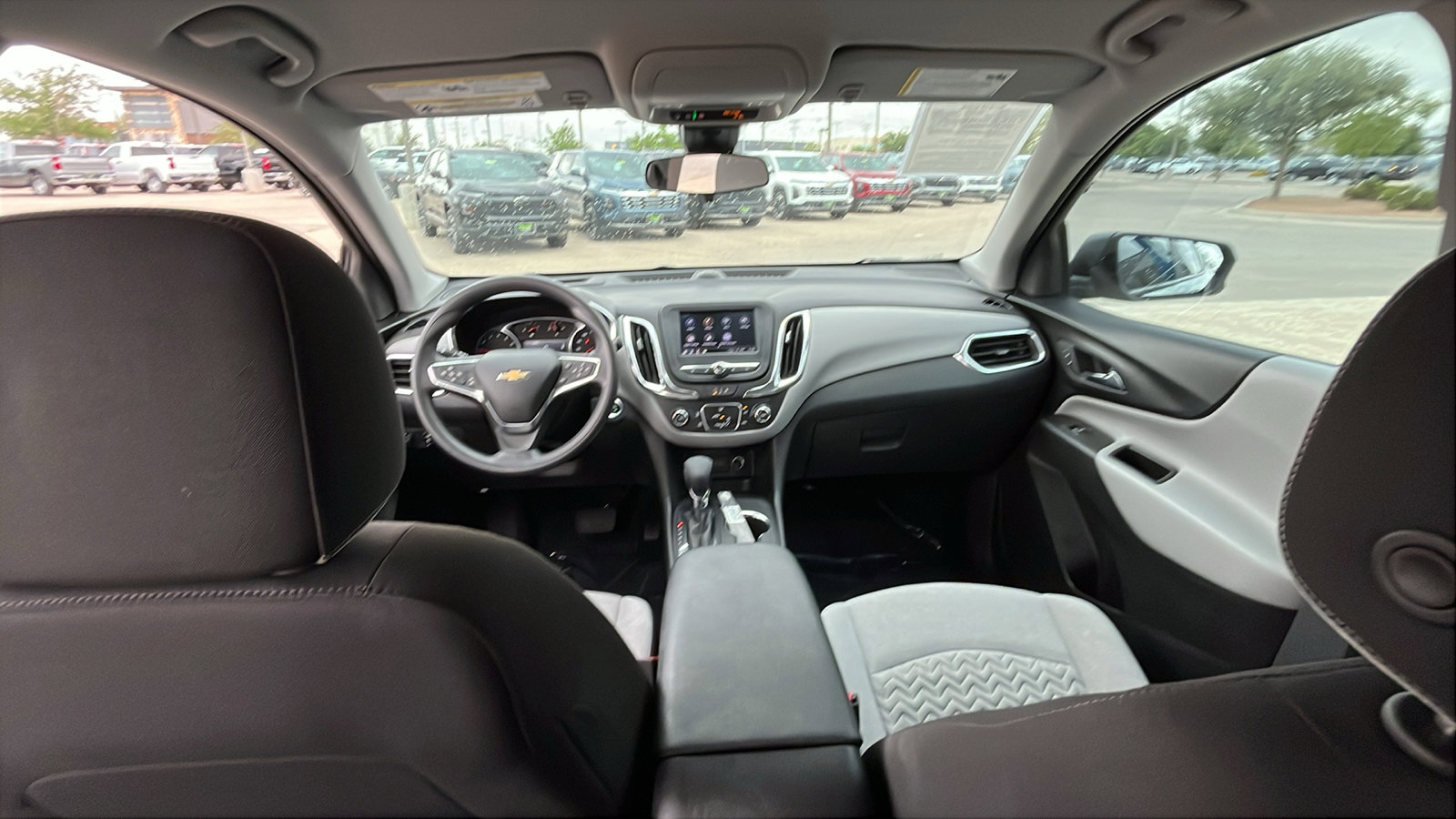 Used 2024 Chevrolet Equinox LS w/ LS Convenience Package FWD image 25
