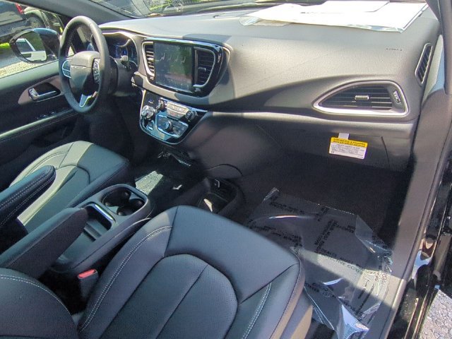 New 2027 Chrysler Pacifica LX FWD image 34
