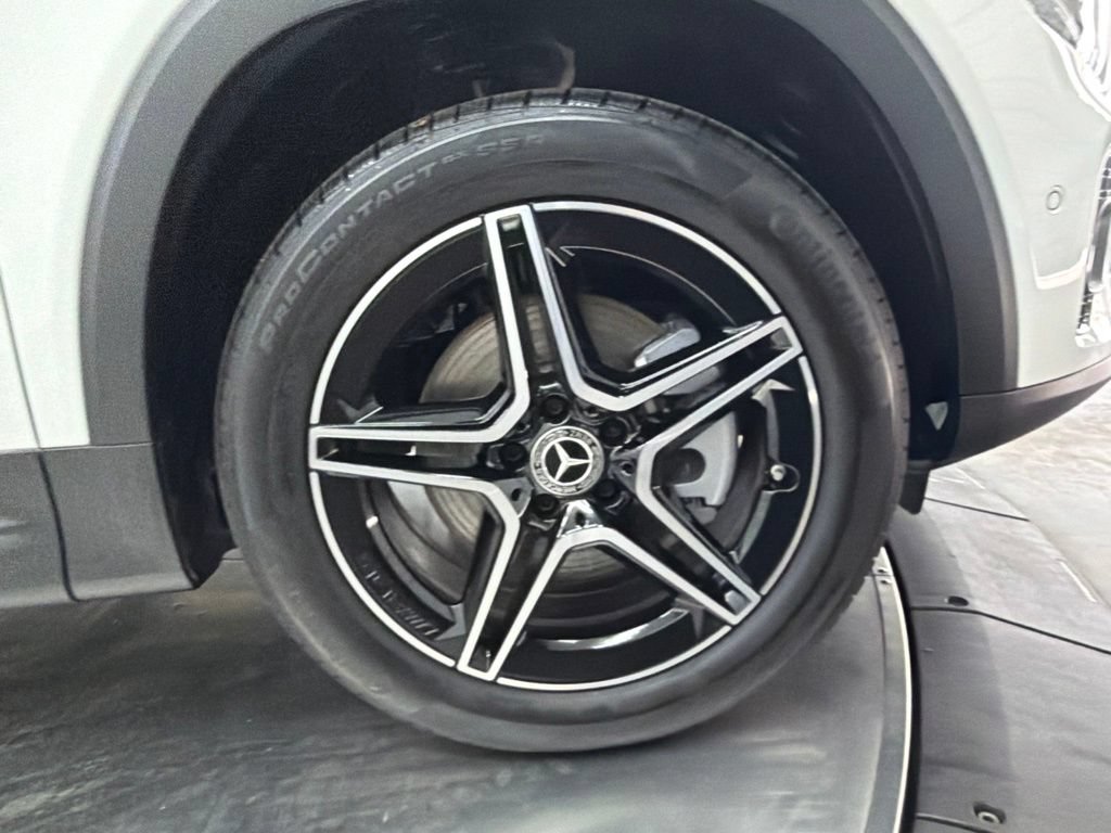 New 2026 Mercedes-Benz GLB 250 image 9