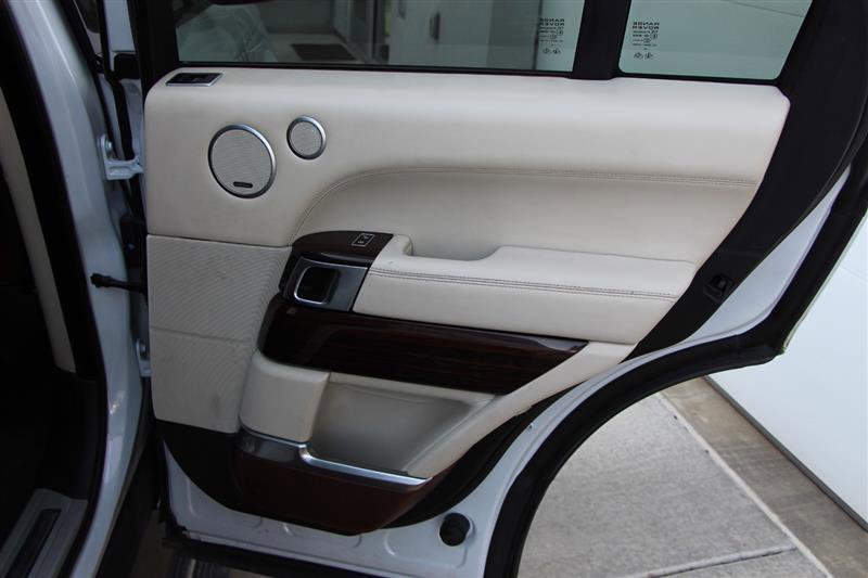Used 2015 Land Rover Range Rover Autobiography image 42