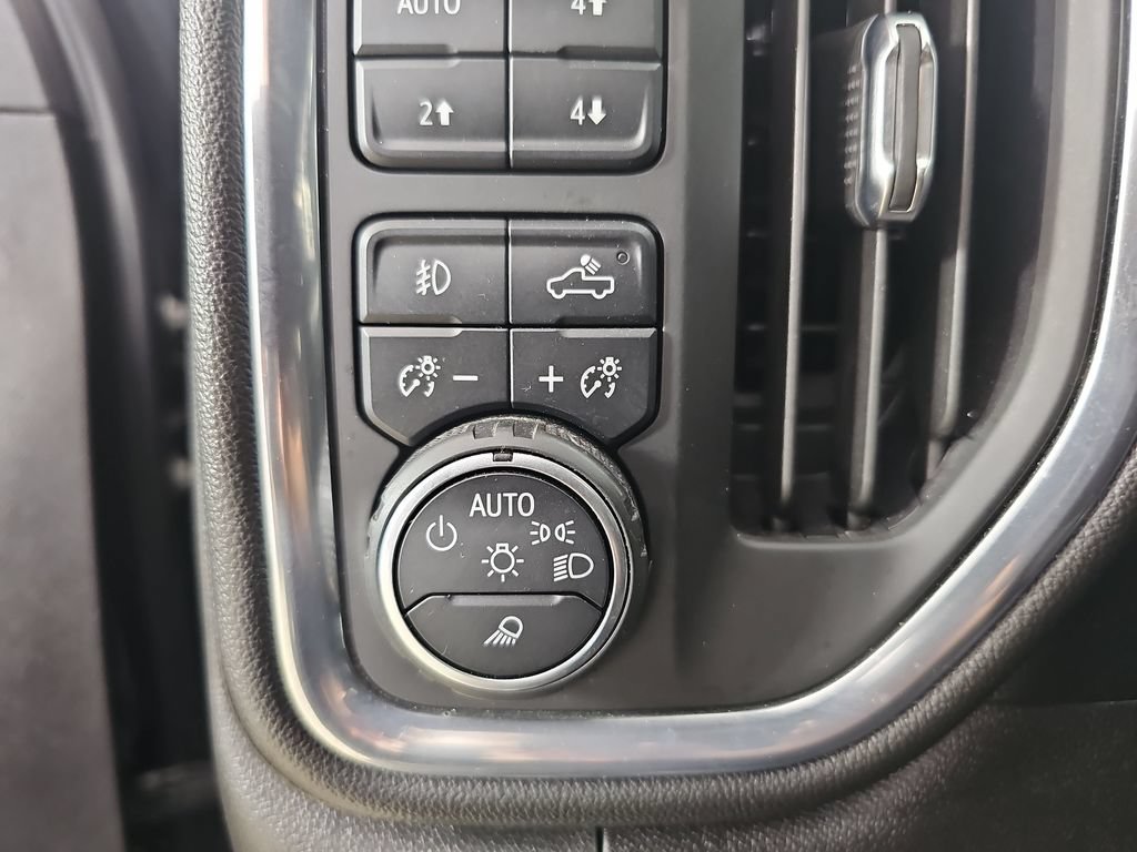 Certified 2021 Chevrolet Silverado 1500 LTZ w/ LTZ Premium Package AWD/4WD image 31