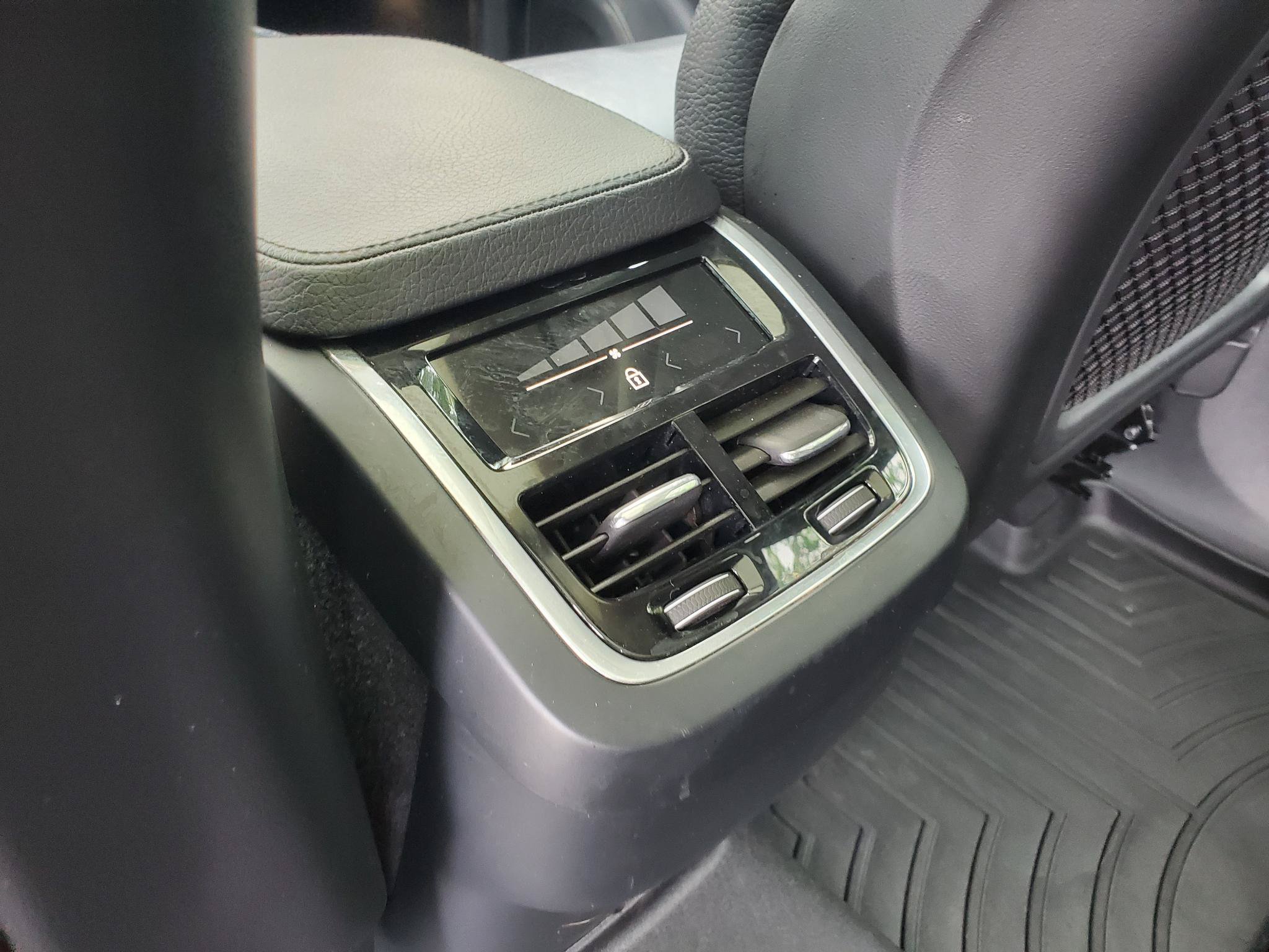 Used 2019 Volvo XC90 T5 Momentum w/ Advanced Package FWD image 50