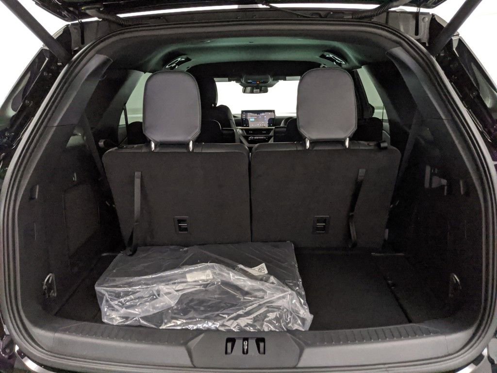 New 2025 Ford Explorer ST-Line w/ Premium Package image 25