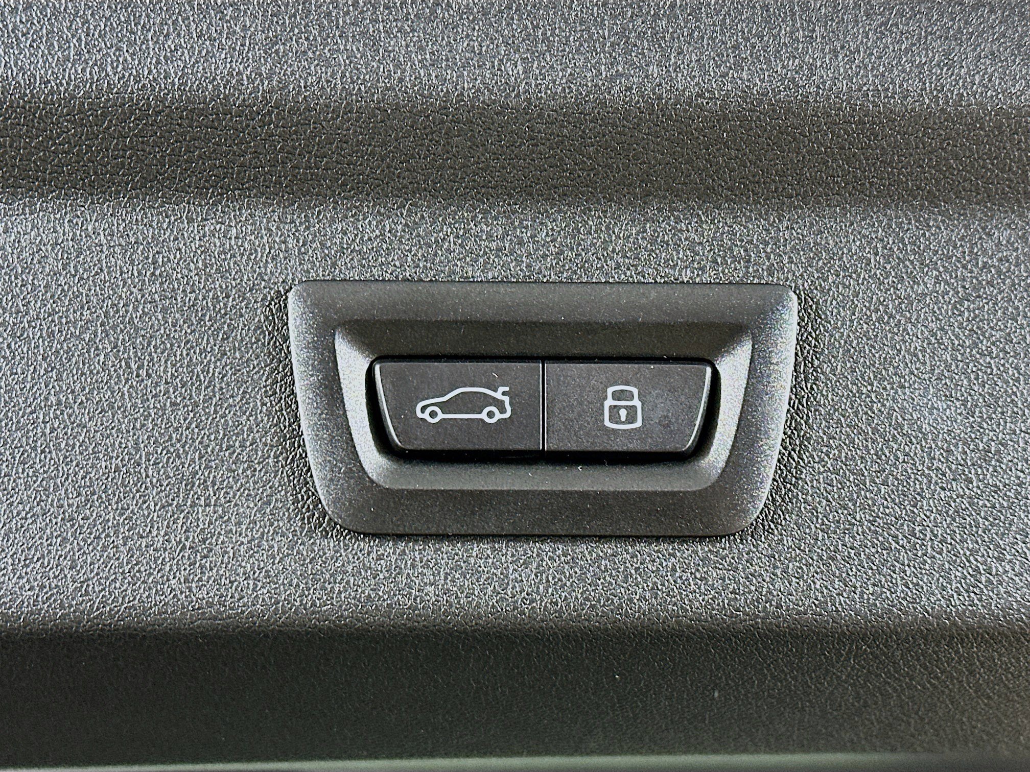 Used 2025 BMW X2 xDrive28i image 29