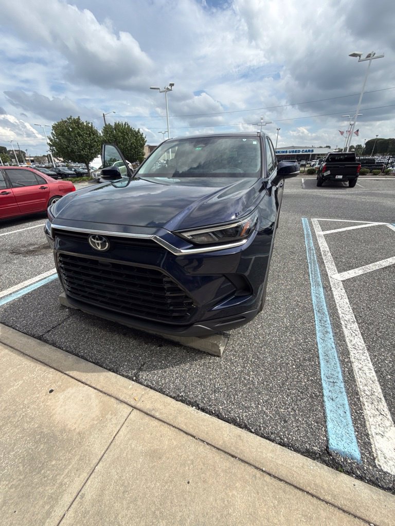 Used 2026 Toyota Grand Highlander XLE FWD image 2