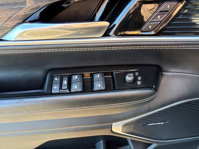 Used 2022 Jeep Wagoneer Series III w/ Flexible Seating Group image 15