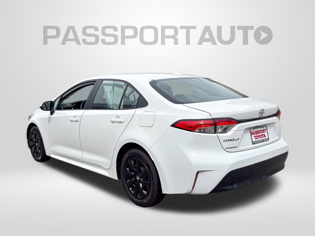Used 2024 Toyota Corolla LE FWD image 4