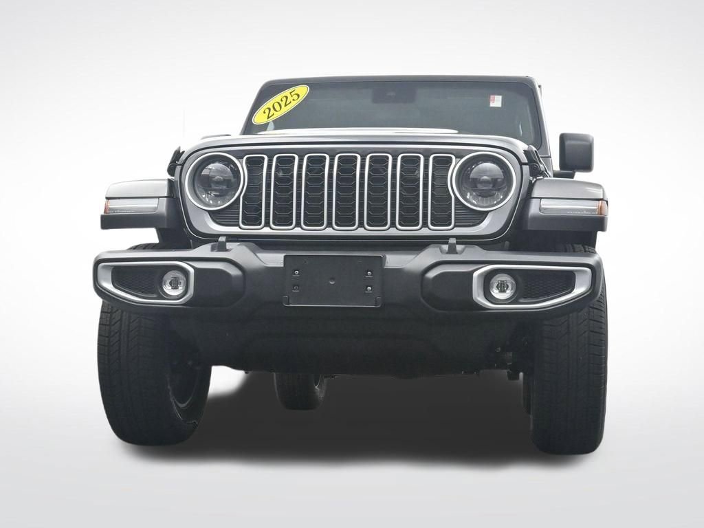 Used 2025 Jeep Wrangler Sahara AWD/4WD image 31