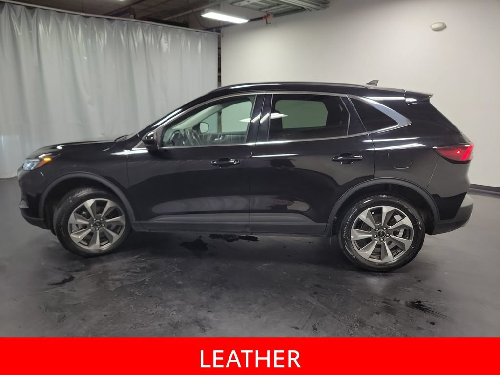 Used 2024 Ford Escape Platinum AWD/4WD image 5