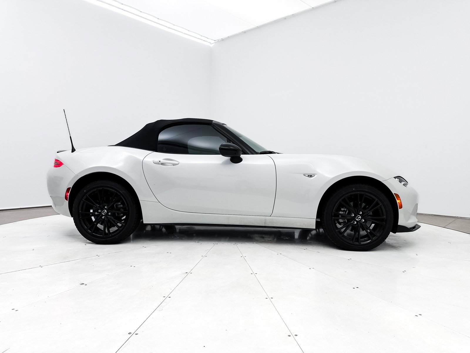 Used 2025 MAZDA MX-5 Miata Club image 31