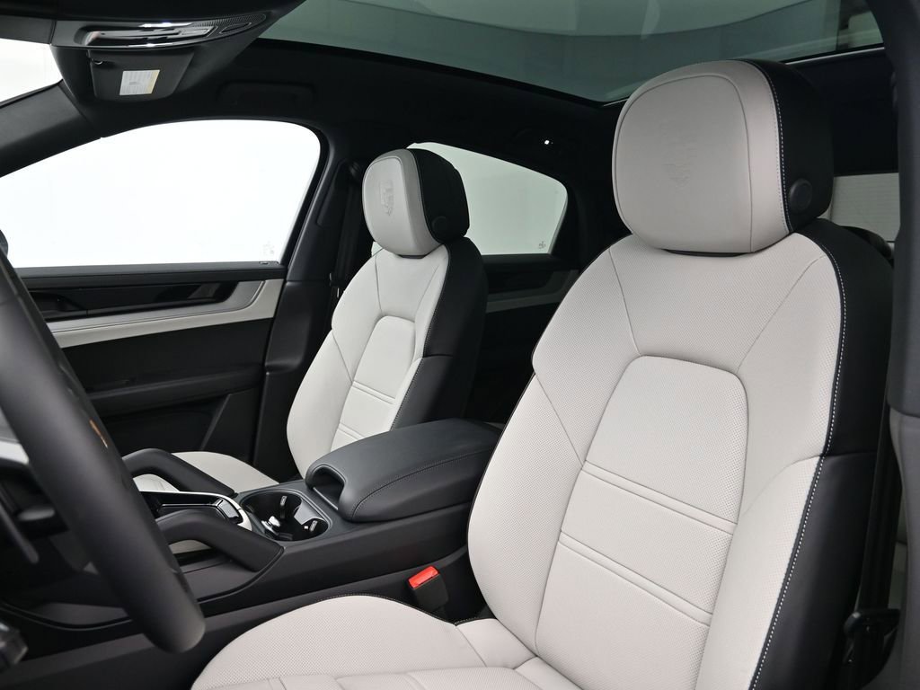 New 2026 Porsche Cayenne Coupe image 5