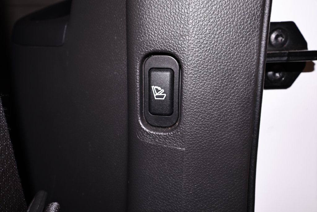 Used 2014 Ford Explorer Limited w/ Equipment Group 301A AWD/4WD image 17
