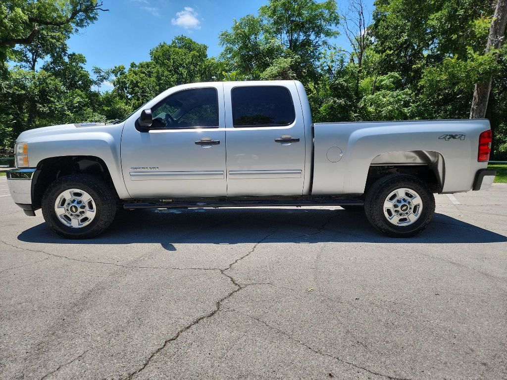 Used 2014 Chevrolet Silverado 2500 LT AWD/4WD image 4