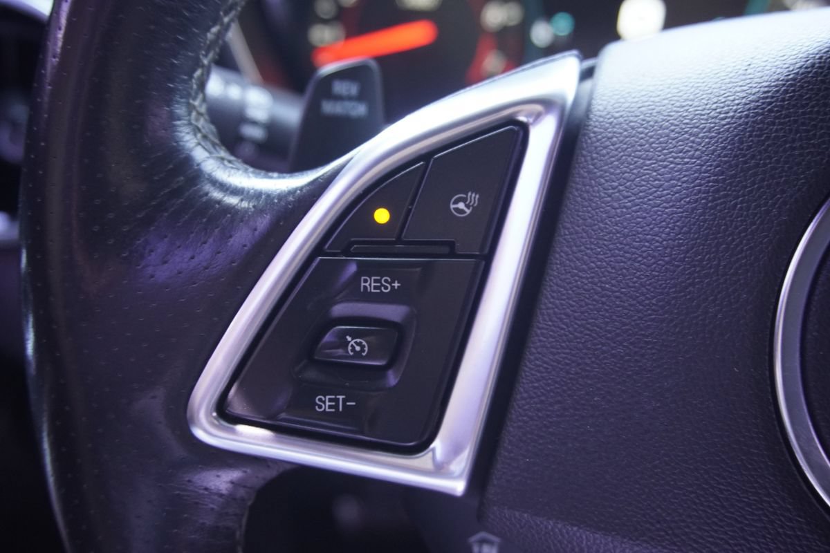 Used 2016 Chevrolet Camaro SS RWD image 16