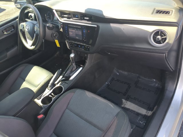 Used 2018 Toyota Corolla LE FWD image 14