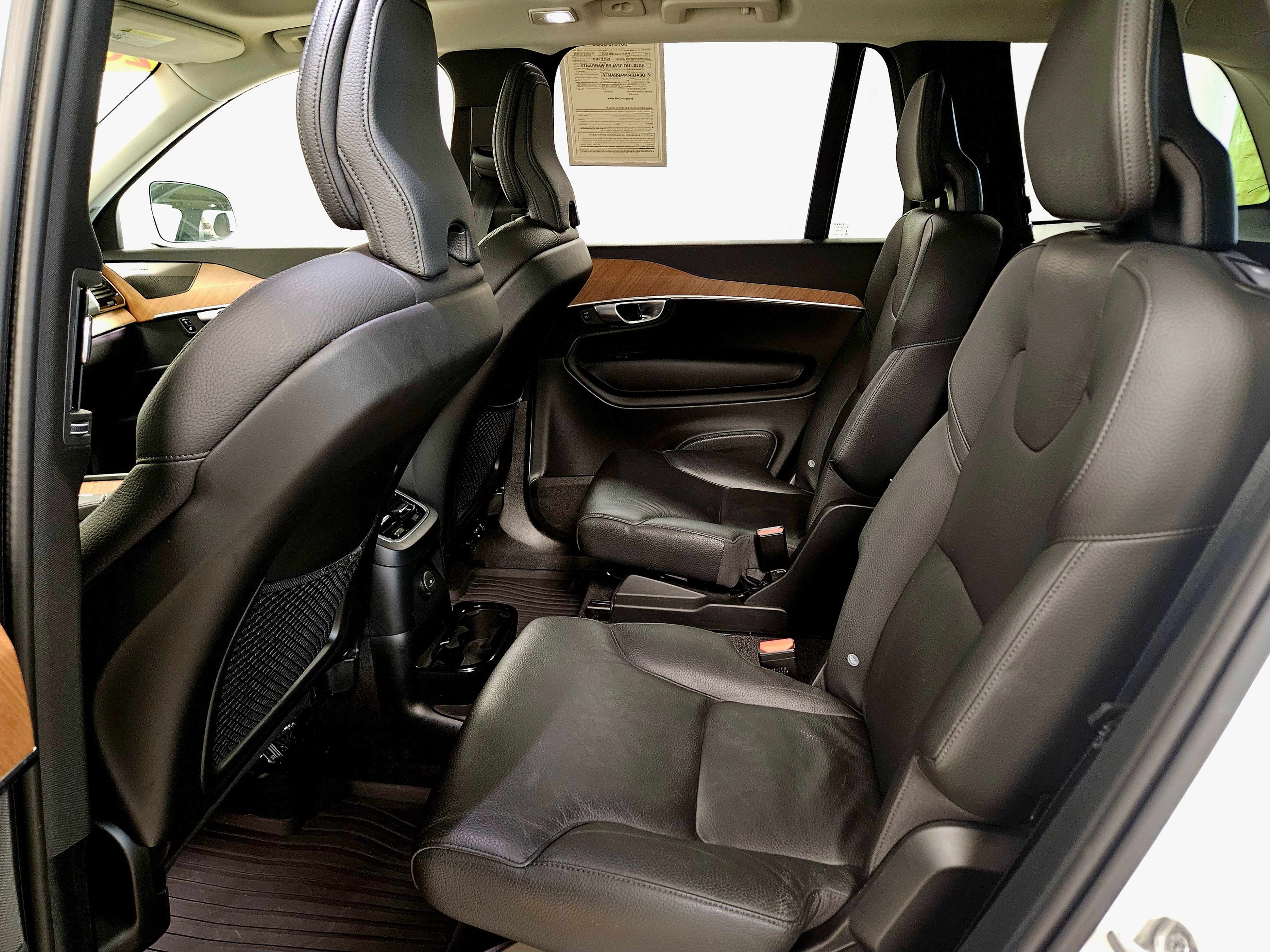 Used 2024 Volvo XC90 T8 Plus w/ Protection Package Premier image 11