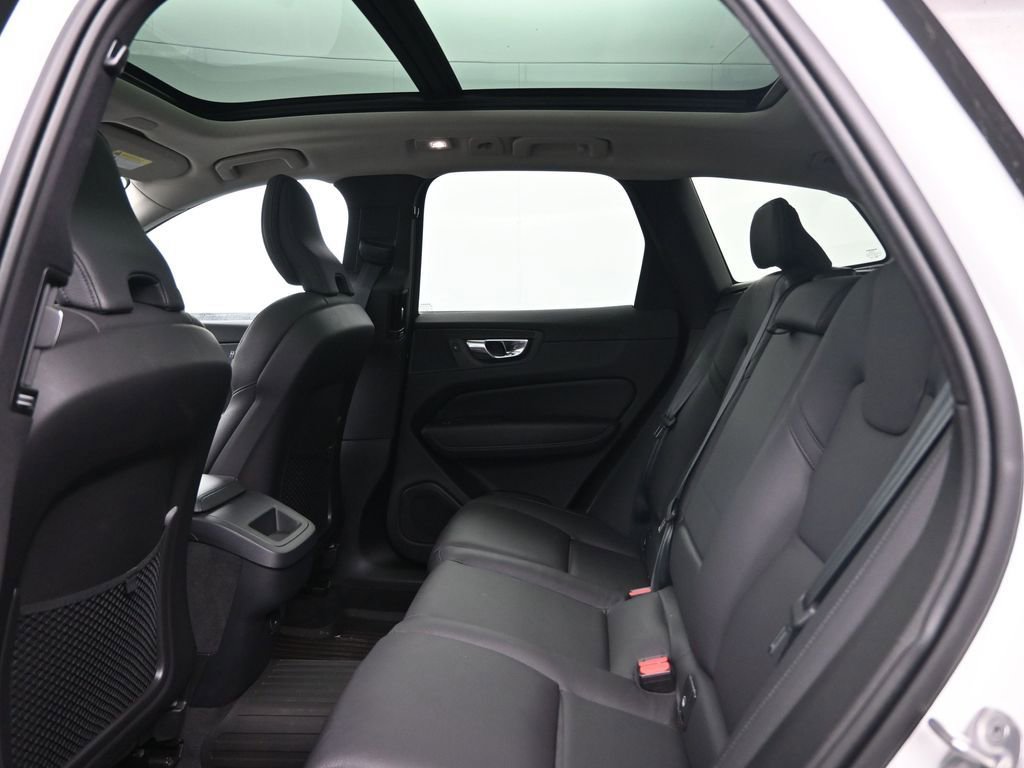 Used 2024 Volvo XC60 B5 Plus w/ Protection Package Premier image 21