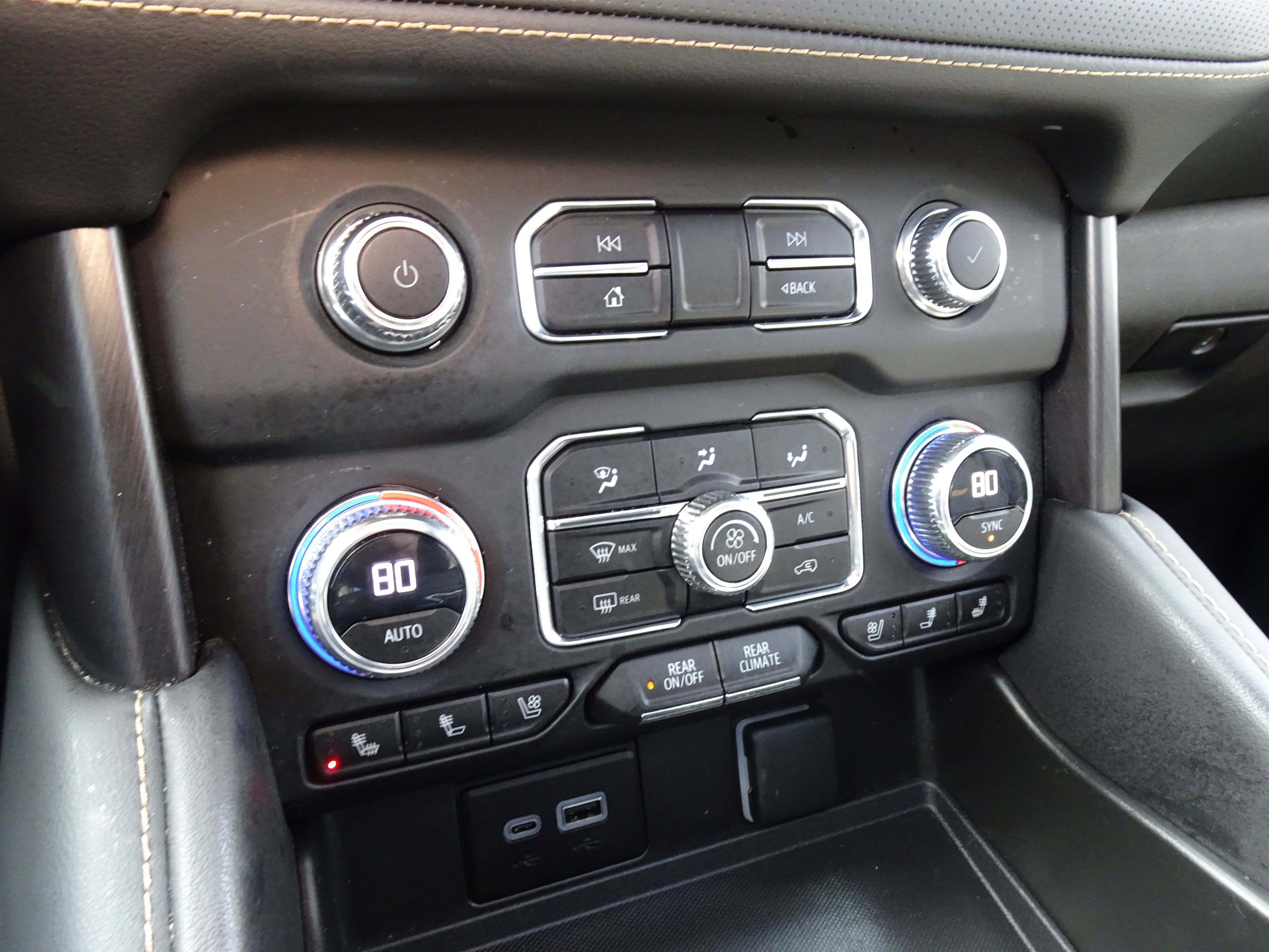 Used 2023 GMC Yukon XL AT4 w/ AT4 Premium Package image 23