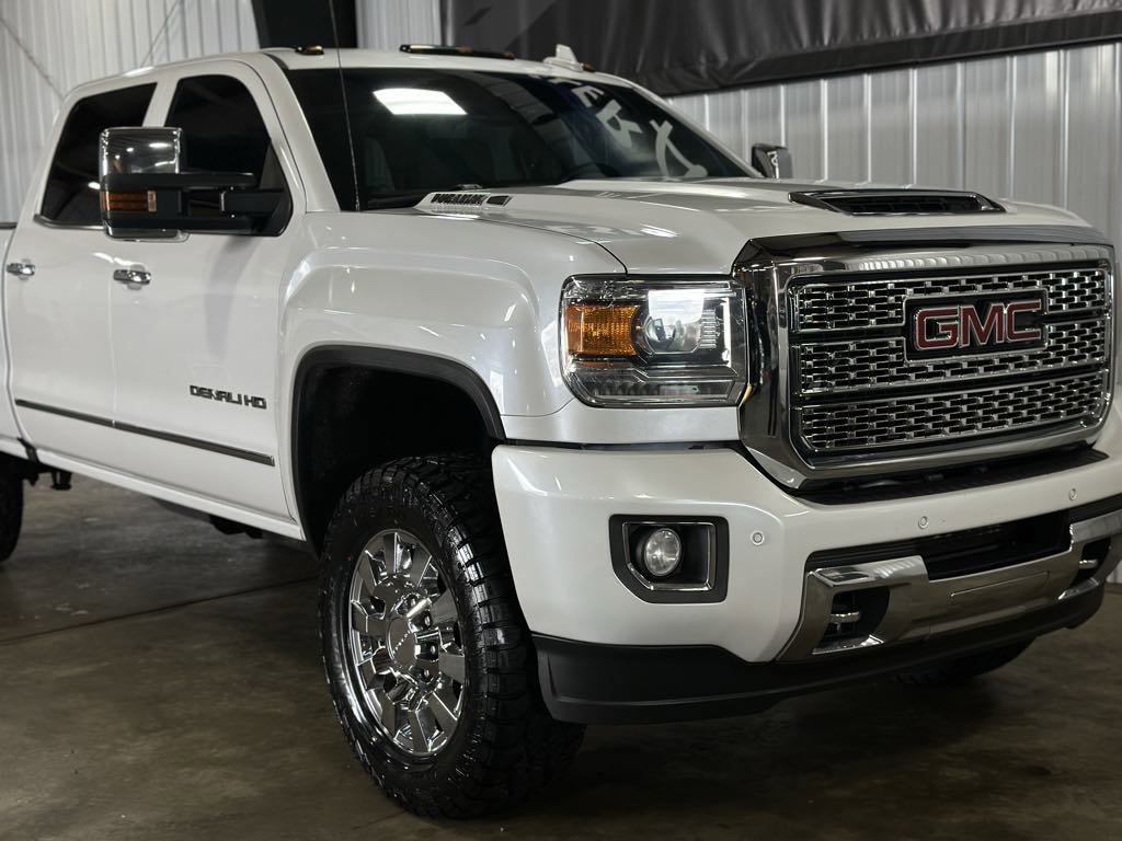 Used 2018 GMC Sierra 2500 Denali w/ Duramax Plus Package image 27