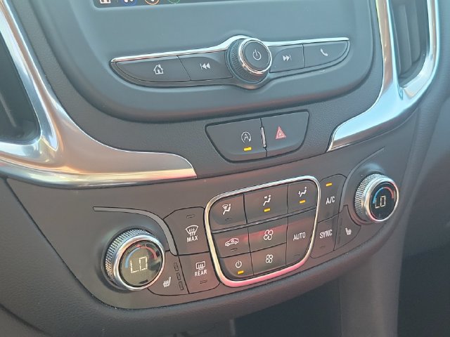 Used 2024 Chevrolet Equinox LT FWD image 17