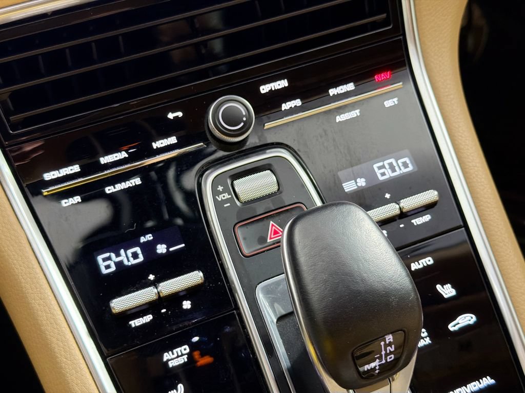 Used 2021 Porsche Panamera RWD image 16