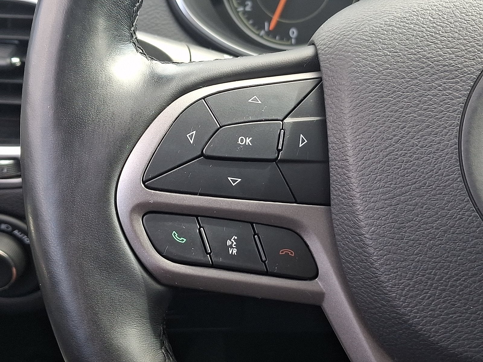 Used 2021 Jeep Cherokee Limited AWD/4WD image 21