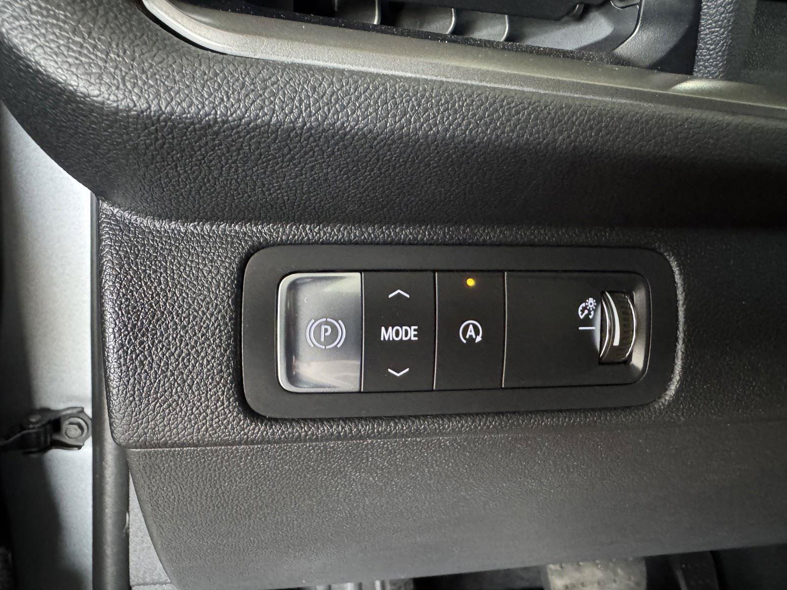 Used 2025 Chevrolet Traverse LT FWD image 22