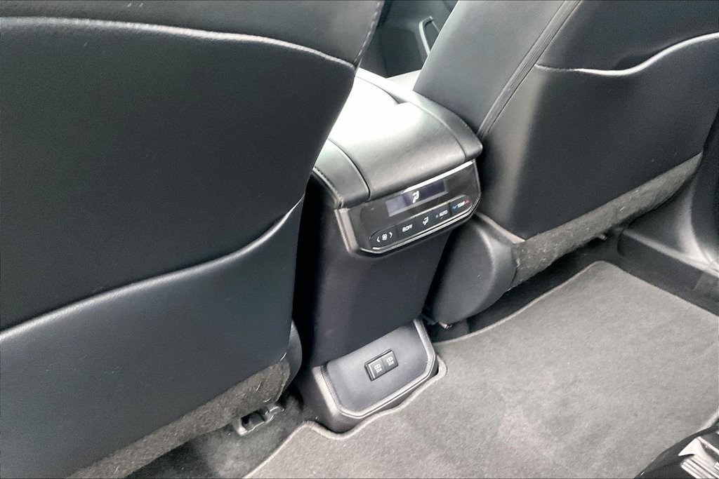 Used 2021 Toyota Highlander XLE FWD image 10