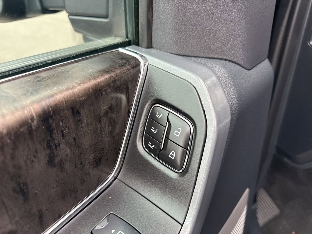Used 2024 Ford F250 Lariat w/ Lariat Ultimate Package image 11