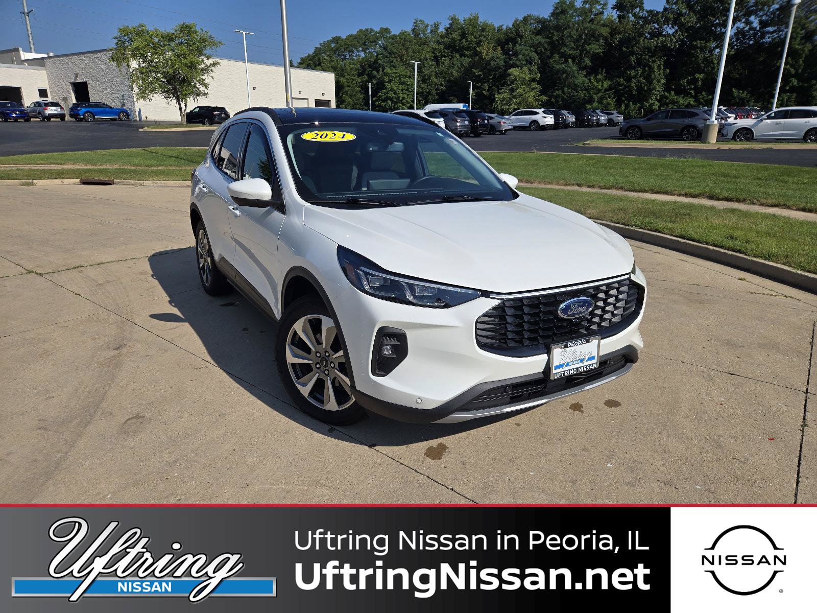 Used 2024 Ford Escape Platinum w/ Class II Trailer Tow Package AWD/4WD image 1