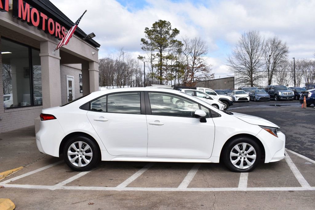 Used 2021 Toyota Corolla LE image 7