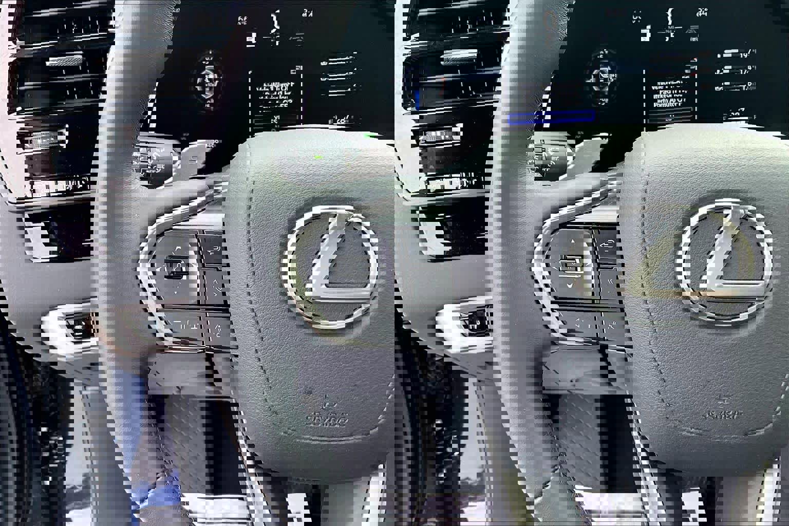 Used 2025 Lexus RX 350 FWD image 23