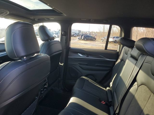 New 2026 Jeep Grand Cherokee Altitude AWD/4WD image 10
