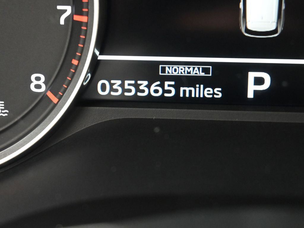 Used 2023 Mitsubishi Outlander SE image 36