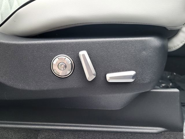 New 2026 Lincoln Navigator Black Label AWD/4WD image 16