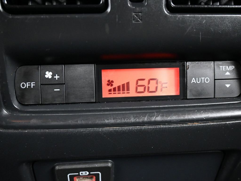 Used 2018 Nissan Pathfinder S image 33