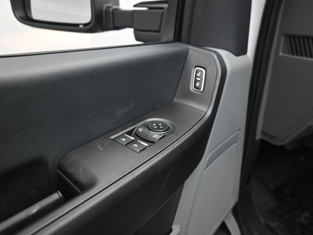 New 2026 Ford F250 XL w/ XL Chrome Package image 9