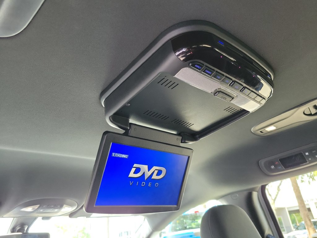 Used 2018 Chrysler Pacifica Touring Plus w/ S Appearance Package FWD image 13