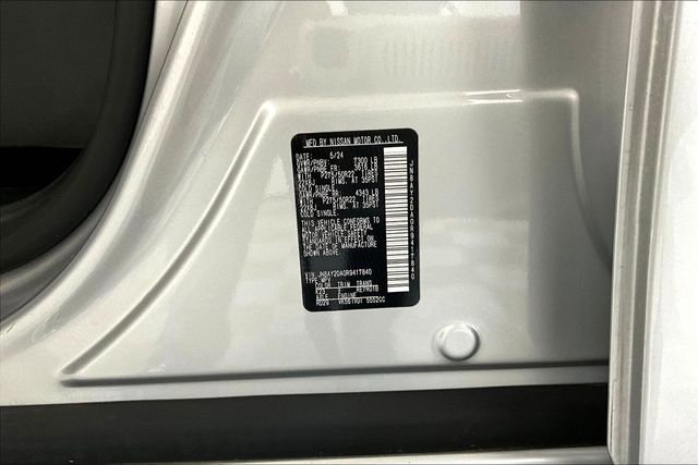 Used 2024 Nissan Armada Platinum w/ Captain's Chairs Package image 32